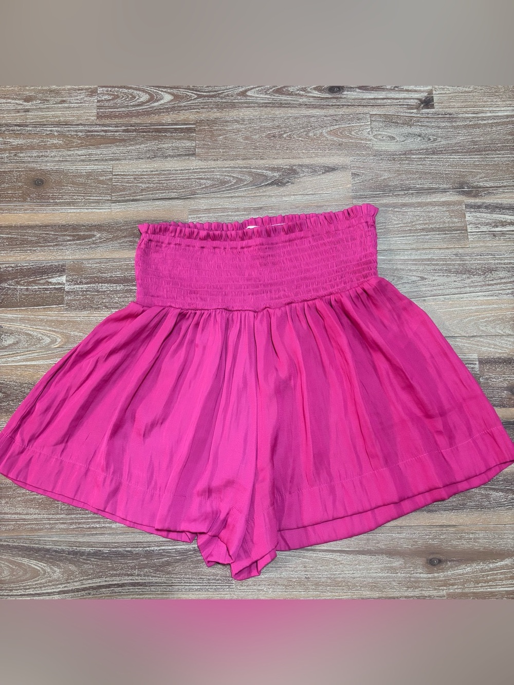 TCEC Smocked Waist Hot Pink Shorts Size Small